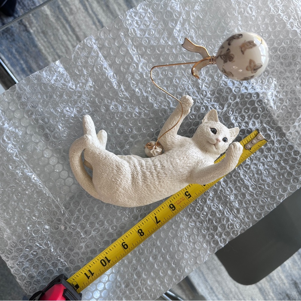 Lenox White Cat Figurine Toy with Balloon - Decorative Pet Decor - Picture 2 of 10